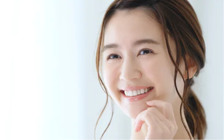笑顔の女性